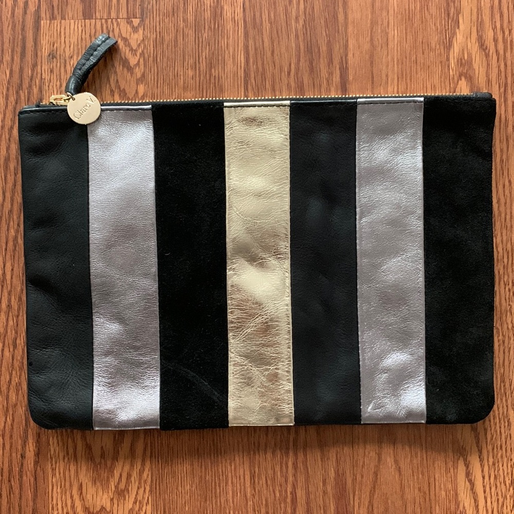 Clare V. metallic clutch 🌟🖤